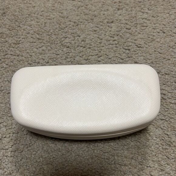 Michael Kors sunglasses case white like new - Picture 2 of 7